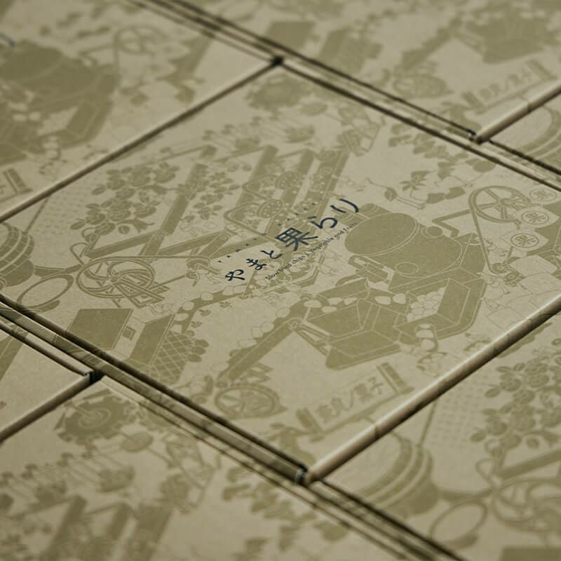 6袋入り専用化粧箱は格式高く、奈良をモチーフにしたイラストがあしらわれている